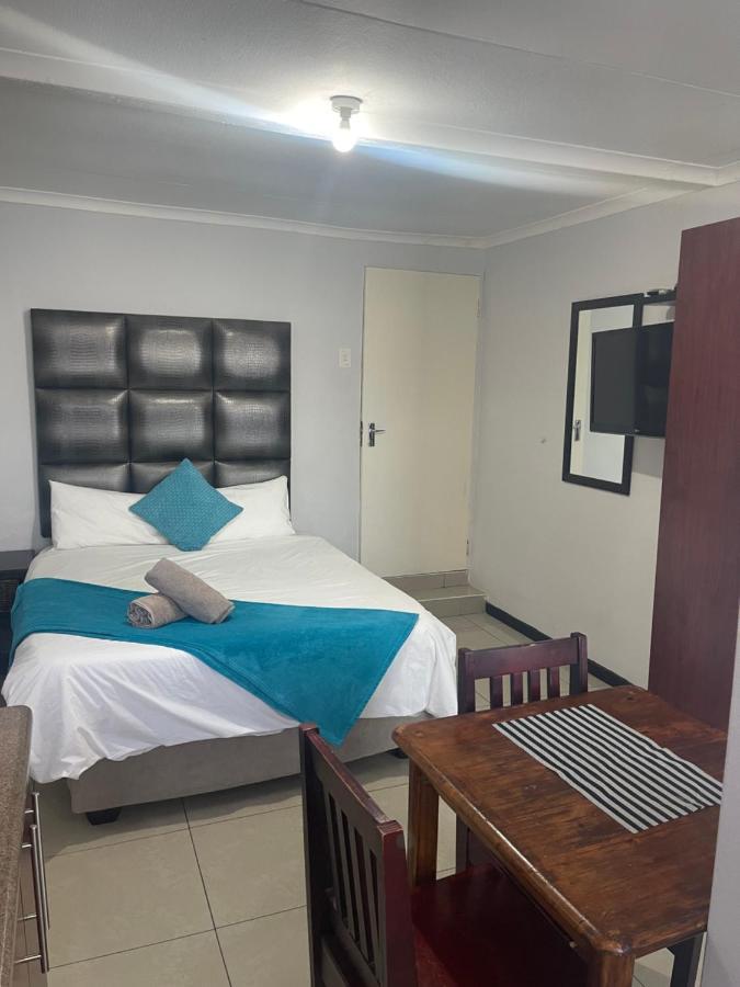 Ethithiya Guesthouse And Self-Catering Windhoek Eksteriør bilde